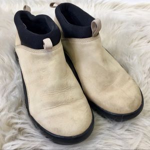 Roots Canada Ivory Black Suede Booties. 6.5